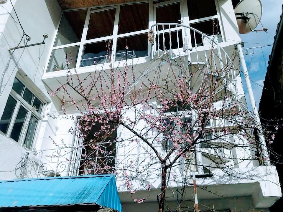 Small Room For Two In Private Villa Корча Екстериор снимка